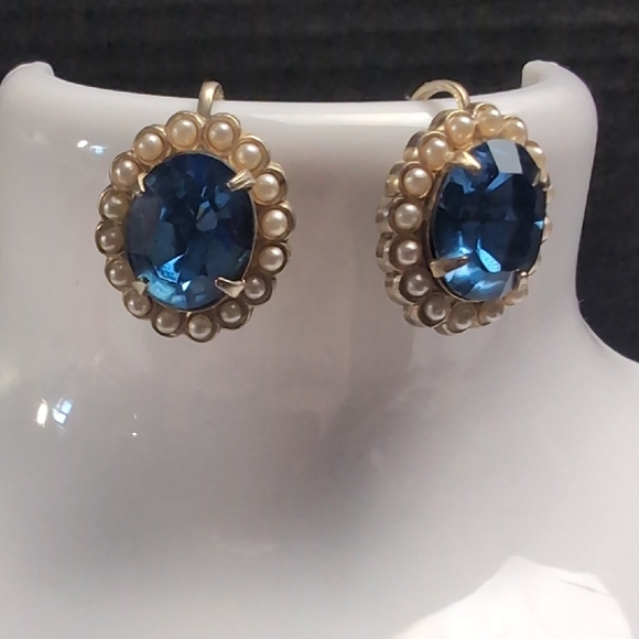 Coro Jewelry - Vintage CORO Screwback Blue and Gold Tone Earrings